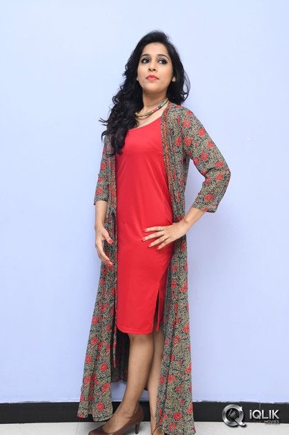 Rashmi-Gautam-At-Thanu-Vachenanta-Movie